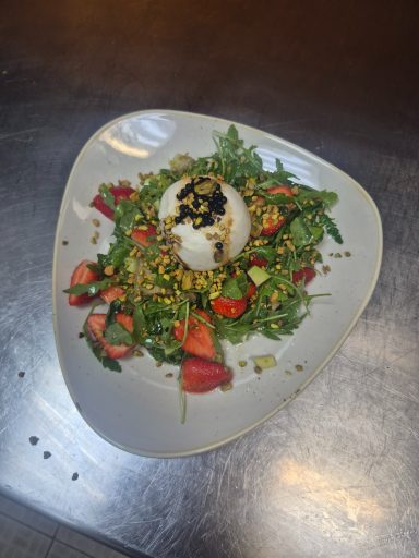Erdbeer-Burrata Salat Erdbeer-Burrata Salat